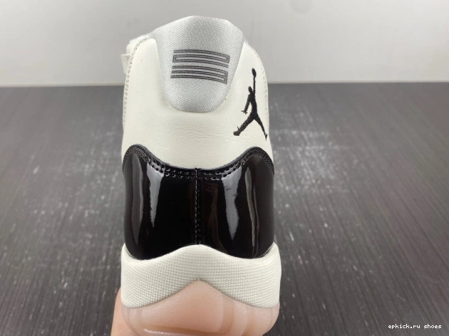 Rep Jordan AR0715-101 11 Neapolitan WMNS Air 0803